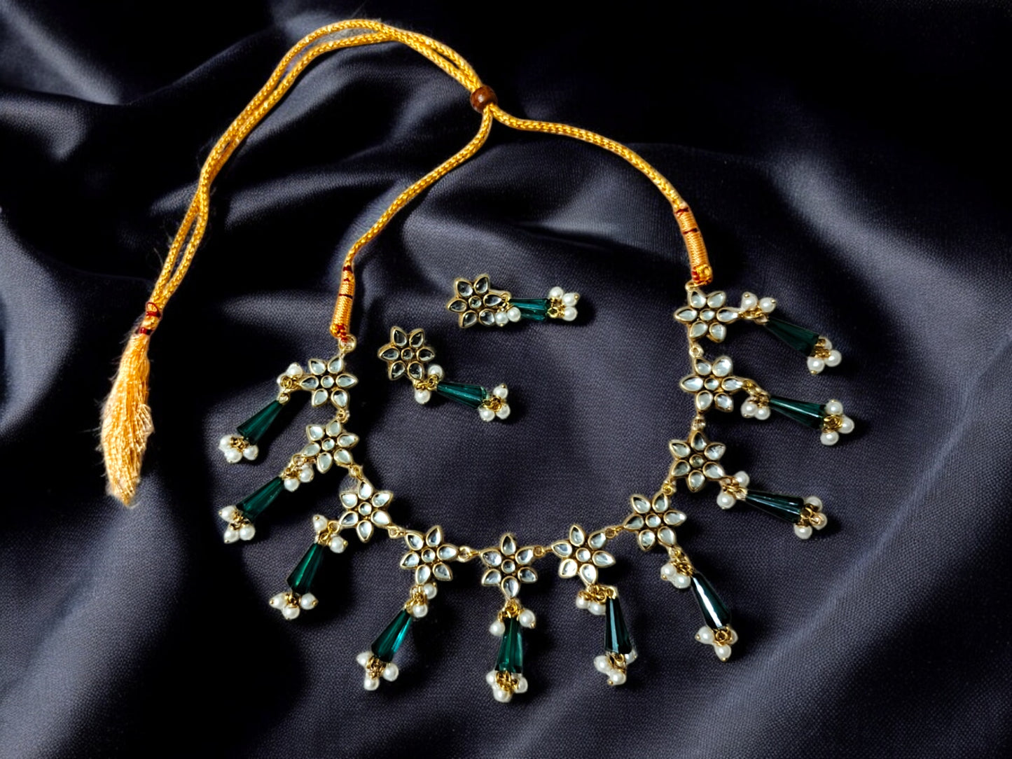 Kundan Jewelry Set - Necklace & Earrings