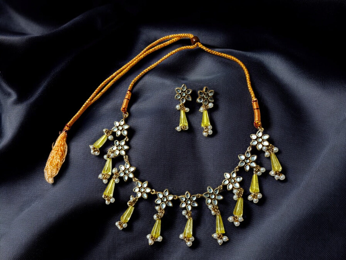 Kundan Jewelry Set - Necklace & Earrings